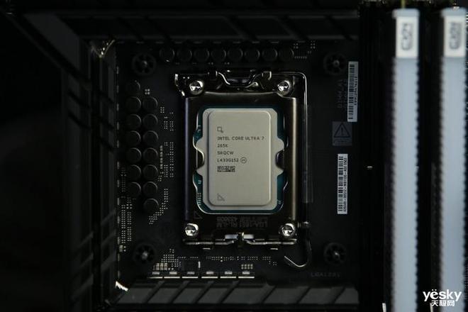 英特尔酷睿Ultra 7 265K评测：游戏能效提升明显但代价呢(图2)