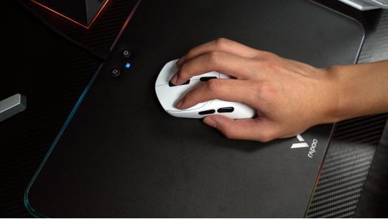 温润如玉暗藏杀招： 3950头号种子雷柏VT1双高速系列游戏鼠标评测(图4)