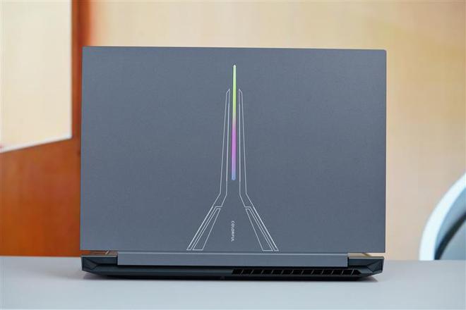 隐有大厂风范！七彩虹隐星G15 24评测：不妥协的超高性价比RTX 4060游戏本(图3)